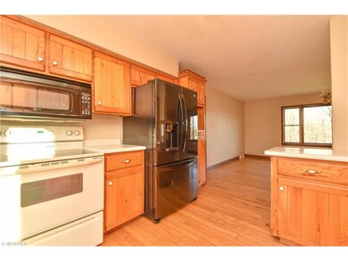 Fully equipped kitchen, all appliances will stay.