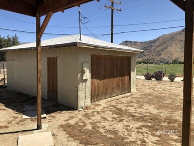 detached garage