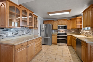 7611 S Springbrook Dr, West Jordan, UT 84084 - photo 4