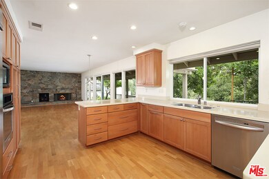 Kitchen / family room