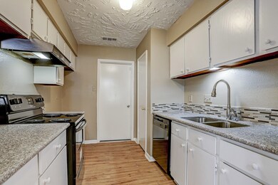 7834 Winehill Ln, Houston, TX 77040 - photo 3