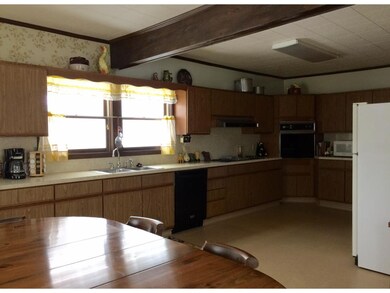 8 Myrtle St, Whitefield, NH 03598 - photo 3