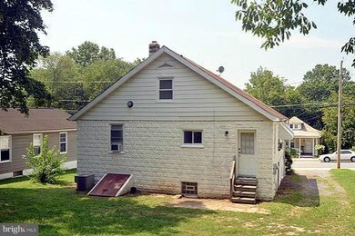 2041 Northeast Ave, Halethorpe, MD 21227 - photo 7