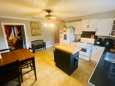 2062 Pleasant St, Three Rivers, MA 01080 - photo 4