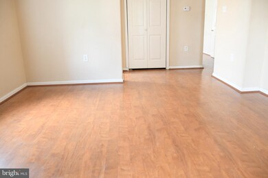 2826 W Oxford St unit 3RD FLOOR, Philadelphia, PA 19121 - photo 2
