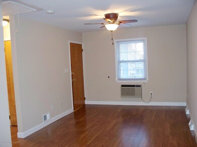 2100 Victory Blvd unit B, Staten Island, NY 10314 - photo 5