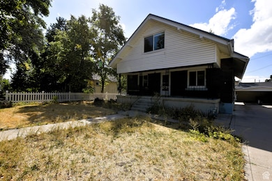 Bungalow-style house with covered porch