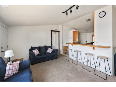 310 Pitney Ln unit 25, Junctioncity, OR 97448 - photo 4