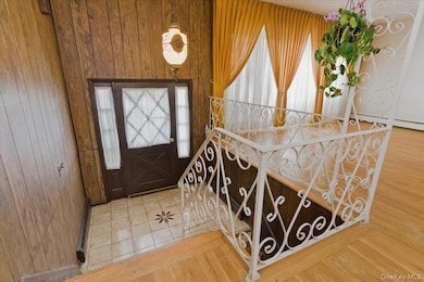 10 Gate Ln, West Islip, NY 11795 - photo 3