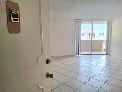 Rio Espana Condominiums unit 522, Pompano Beach, FL 33062 - photo 2