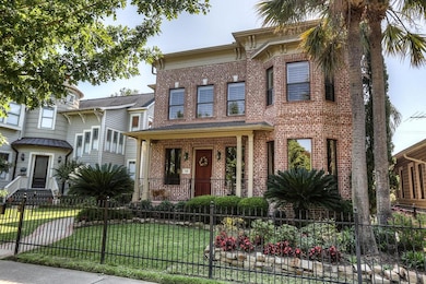 938 Columbia St, Houston, TX 77008 - photo 3