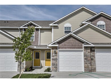 236 N Washington St, Raymore, MO 64083 - photo 2