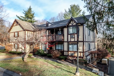 27 Rollingwood Dr, Brookfield, CT 06804 - photo 2