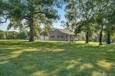 155 E 405th Rd-10