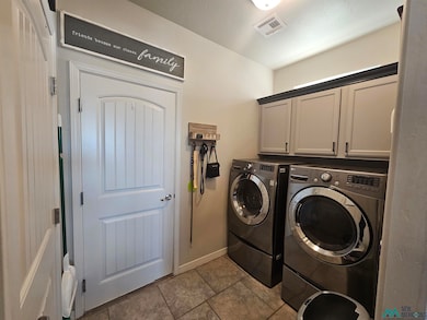 823 Calamity Jane Dr, Carlsbad, NM 88220 - photo 6