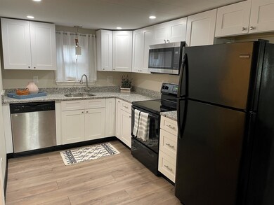 11 Bellevue St, Manchester, NH 03103 - photo 4