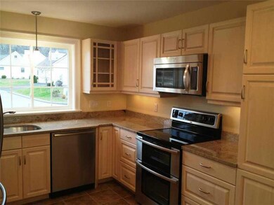 5 Carlisle Way unit 14, South Portland, ME 04106 - photo 2