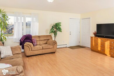 409 Schodde St Anchorage AK-large-013-Li