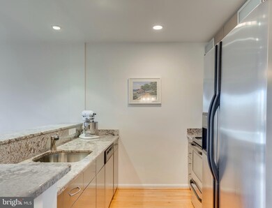 2103 N Rolfe St unit B, Arlington, VA 22209 - photo 3