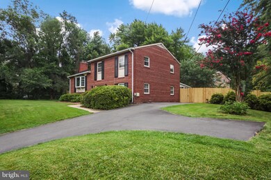 6711 Haycock Rd, Falls Church, VA 22043 - photo 4