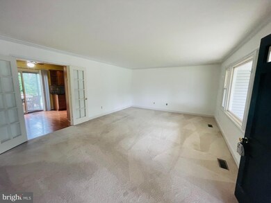 13312 Poplar Tree Rd, Fairfax, VA 22033 - photo 3