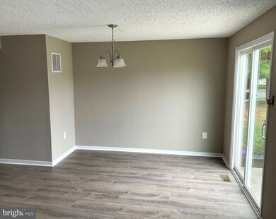 1551 Iris Ct, Hagerstown, MD 21740 - photo 6