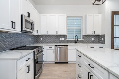 6426 Highland Pine Ln unit L, Houston, TX 77091 - photo 5