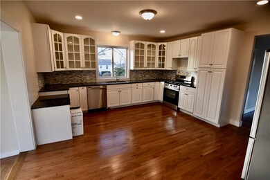 584 Bound Rd, Woonsocket, RI 02895 - photo 7