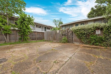 2513 Driscoll St unit 2, Houston, TX 77019 - photo 2