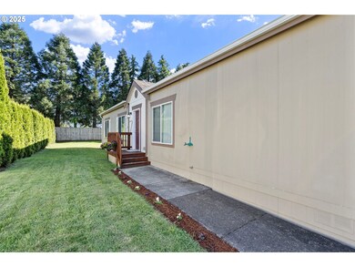 310 Pitney Ln unit 52, Junctioncity, OR 97448 - photo 2