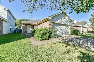 8903 Doak Ln, Houston, TX 77075 - photo 2
