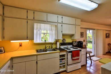 46 Fairway Cir-15