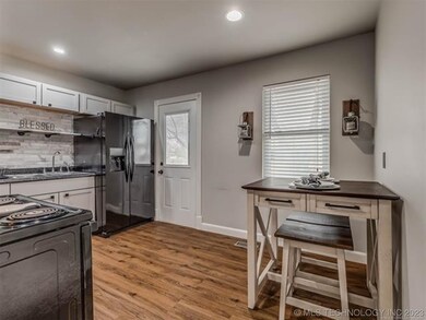 701 S Muskogee Ave, Claremore, OK 74017 - photo 6
