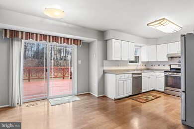 5322 Hampton Forest Way, Fairfax, VA 22030 - photo 6