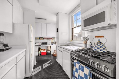 Morad Executive unit 11B, New York, NY 10028 - photo 3