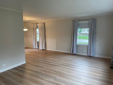 977 S Spring Rd, Elmhurst, IL 60126 - photo 2