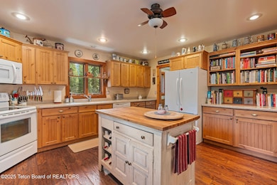 281 Pine St, Alpine, WY 83128 - photo 6