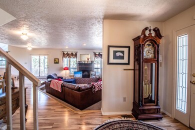 621 Cerrillos Dr, Farmington, NM 87401 - photo 3