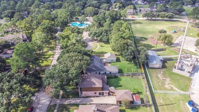 7539 Club Lake Dr, Houston, TX 77095 - photo 5