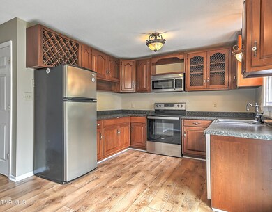 225 Oakcrest CD-14