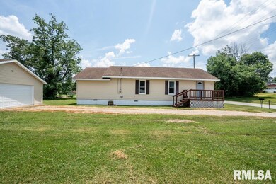 606 S Mulkey St, Christopher, IL 62822 - photo 2