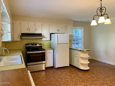 2727 Post Rd, Darien, CT 06820 - photo 2