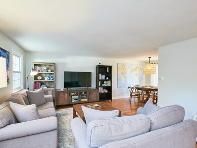 719 Hammond St, Chestnut Hill, MA 02467 - photo 3