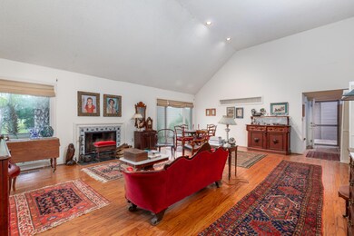 Embassy Row Way-6