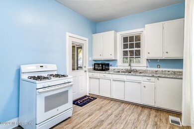 507 Laurel Street ONLINE LOW RES-7