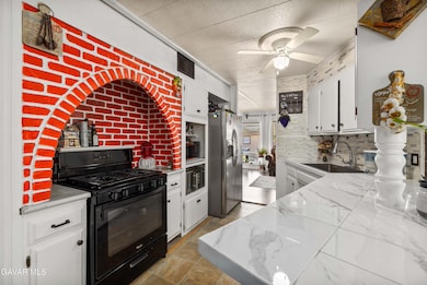 3300 W 15th St, Spc 272-6