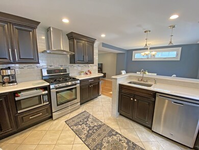 467 Albemarle Rd unit 467, Newton, MA 02460 - photo 2