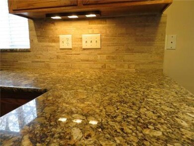 8332 Twilight Ln, Lenexa, KS 66219 - photo 5