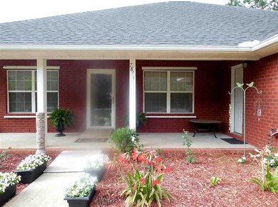 Note the Side Door to Garage (there are 2)