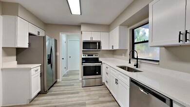 426 Lincoln Ave, Titusville, FL 32796 - photo 7